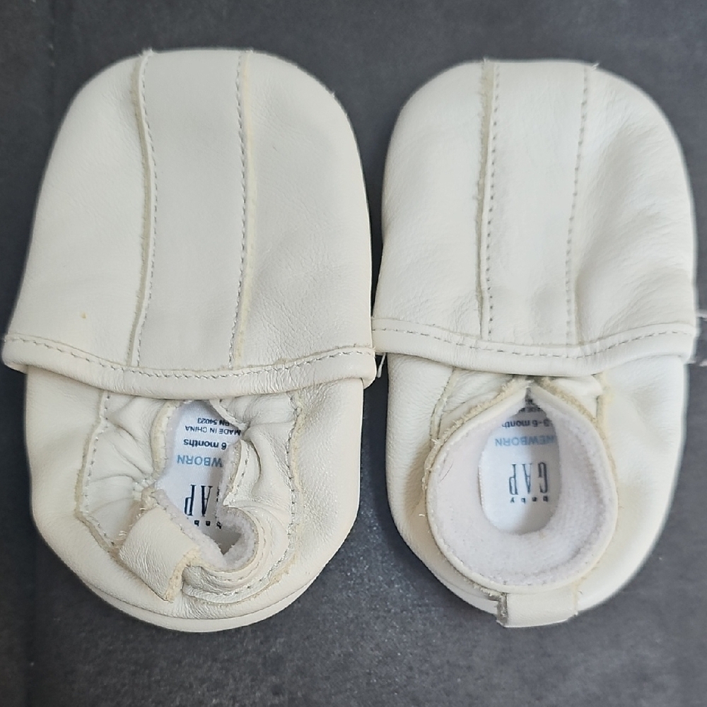 GAP Cream Baby Shoes